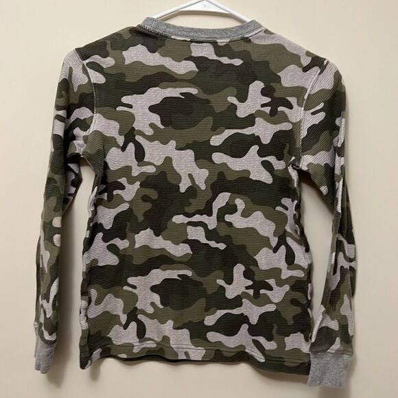 Lands End boys size 10/12 cotton green camouflage long sleeved shirt. - Picture 4 of 4